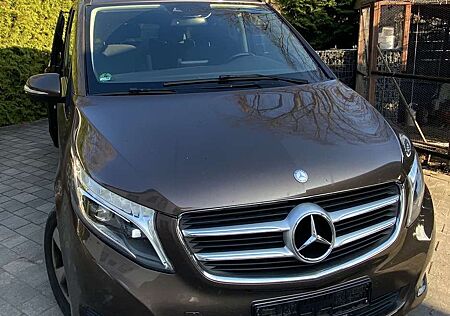 Mercedes-Benz V 220 von privat (BlueTEC) d lang 7G-TRONIC