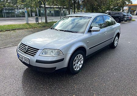 VW Passat Volkswagen Trendline