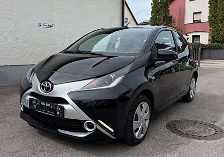Toyota Aygo AYGO x-play Edition-S Automatik 21444 km Kamera