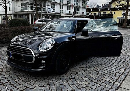 Mini ONE Blackyard