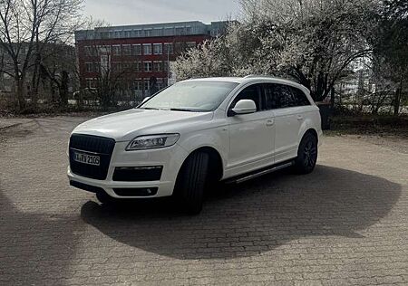 Audi Q7 3.0 TDI DPF quattro tiptronic