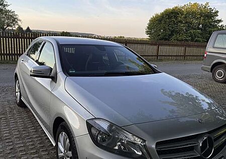 Mercedes-Benz A 180 BlueEfficiency (176.042)