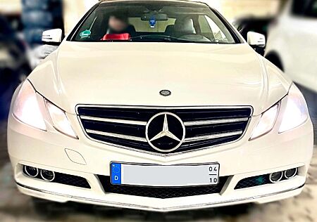 Mercedes-Benz E 250 CGI Coupe BlueEFFICIENCY Automatik Elegance