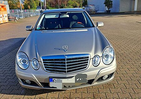 Mercedes-Benz E 280 Holzlenkrad, Holzschaltknauf, reparaturbedürftig