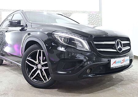 Mercedes-Benz GLA 200 AUTO. PROGRESSIVEP EINPARKHI. XENON NAVI