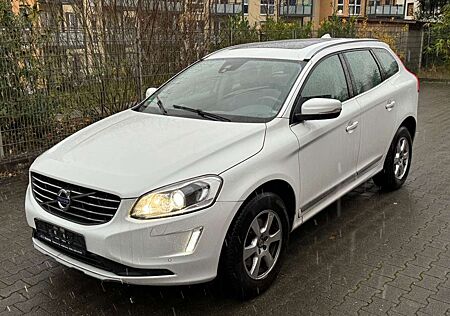 Volvo XC 60 XC60 XC60 Summum 2WD AUTOM - Panoram -