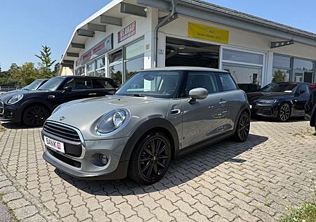 Mini ONE First - 1. Hand -