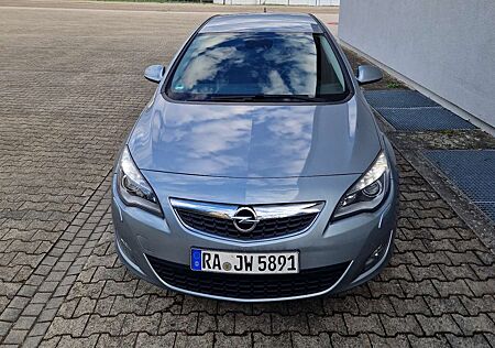 Opel Astra 1.6 Turbo Innovation