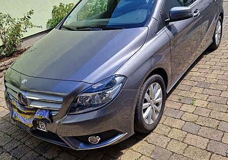 Mercedes-Benz B 180 7G-DCT