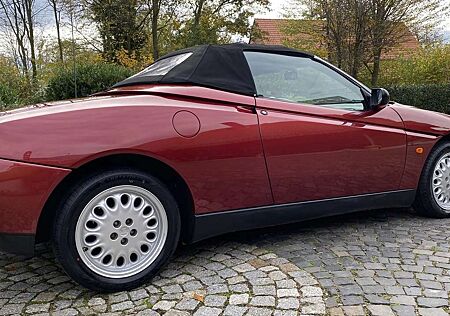 Alfa Romeo Spider 2.0