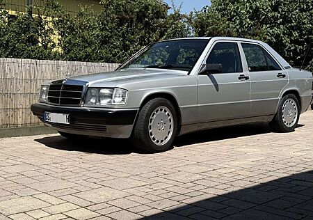 Mercedes-Benz 190 190E (W201) Automatik _ Schiebedach _ H-Zulassung _ Rost-frei