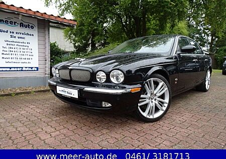 Jaguar XJR 4.2 V8 el. GSD/ACC/Xenon/Luftfahrwerk/20Zoll