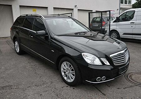 Mercedes-Benz E 220 T CDI DPF BlueEFFICIENCY Automatik Elegance**AHK**