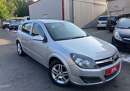 Opel Astra Automatik/Einparkhilfe/tempomat