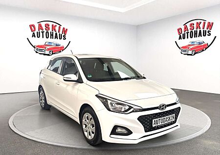 Hyundai i20 Select SCHECKHEFT/TÜV NEU/KLIMA