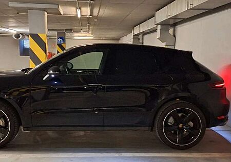 Porsche Macan Black line