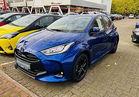 Toyota Yaris Hybrid Team D + Safety- & Comfortpaket