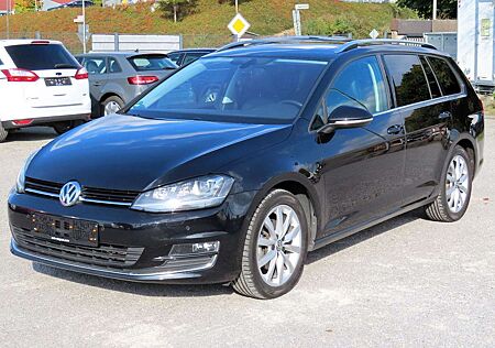 VW Golf Volkswagen VII Var Highline Navi Bi-Xenon Panorama AHK
