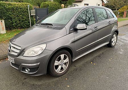 Mercedes-Benz B 170