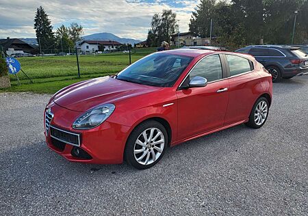 Alfa Romeo Giulietta 1,6 JTD Distinctive Rosso Competizione