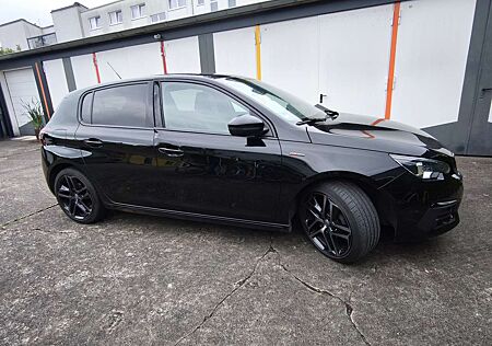Peugeot 308 GT-LINE  ×Tür beschädigt