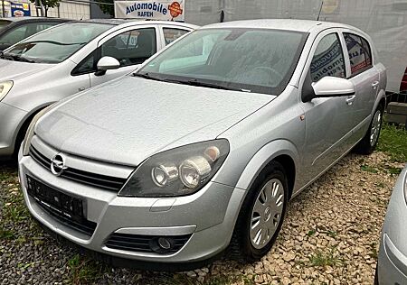 Opel Astra 1.8 Automatik Cosmo. Alufelgen. 8- Fach bereift