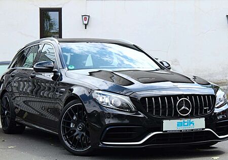 Mercedes-Benz C 63 AMG 1.HAND SPORTABGAS WIDESCREEN 360° DISTR