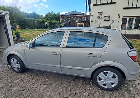 Opel Astra Edition