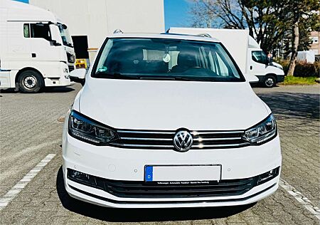 VW Touran Volkswagen 2.0 TDI Highline 190PS Dashcam & vieles