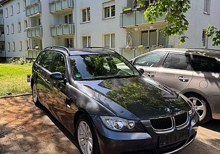 BMW 320i 320
