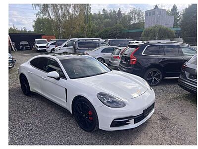 Porsche Panamera 4