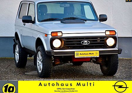 Lada Niva 4x4 Servo AHK Fahrwerk RadioCD Hohlraumkons