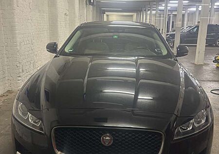 Jaguar XF 30d Aut. Portfolio