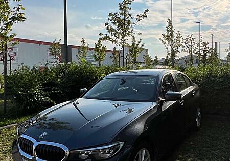 BMW 320i 320 xDrive 2022 Model