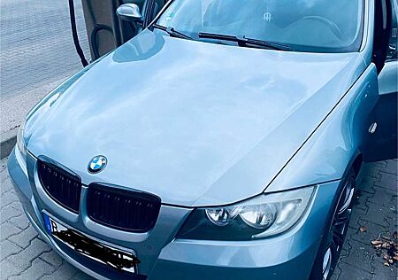 BMW 320i 320