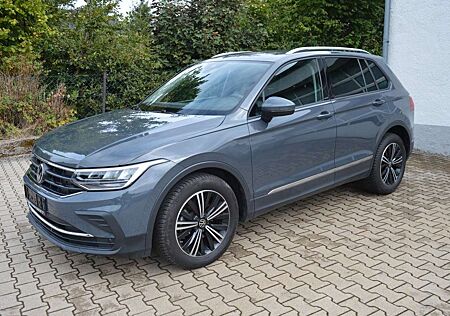 VW Tiguan Volkswagen Active/AHK/Standheizung/ACC