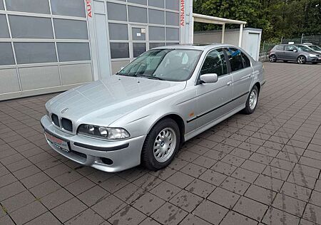 BMW 520 i**SITZHEIZUNG+SCHIEBEDACH+KLIMA**
