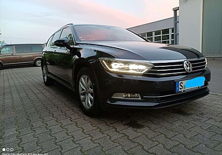 VW Passat Variant Volkswagen 2.0 TDI SCR DSG Comfortline