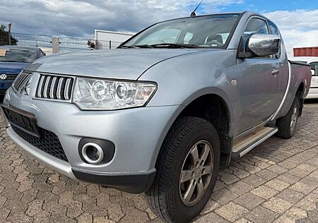 Mitsubishi L200 2,5D-ID 4WD,,Klimaanlage,AHK,Tüv:03/2027