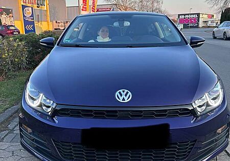 VW Scirocco Volkswagen 2.0 TSI (BlueMotion Technology)
