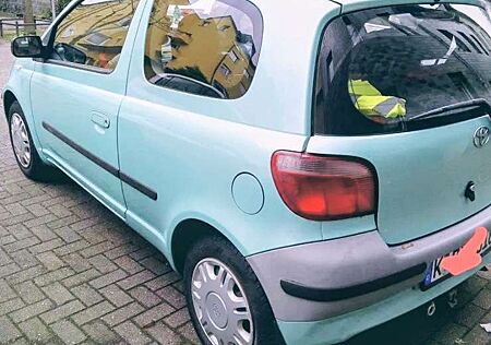 Toyota Yaris 1.0 linea eco