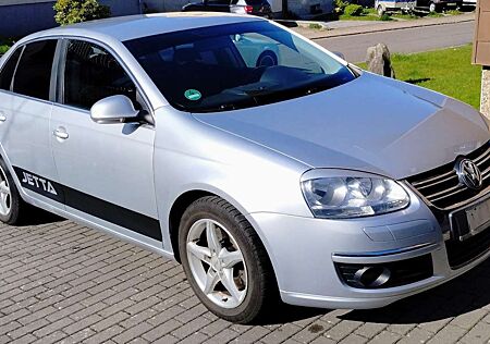 Volkswagen Jetta 200 PS GTI Sportline mit RS-Felgen