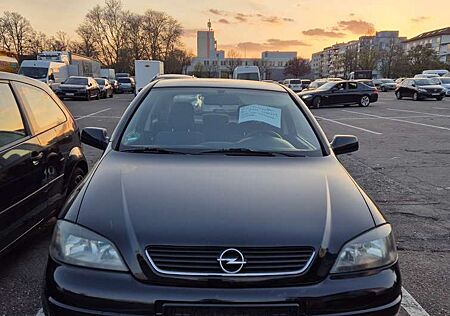 Opel Astra 1.8 16V Coupe Edition 90 Jahre Bertone
