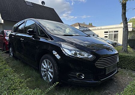 Ford S-Max Titanium