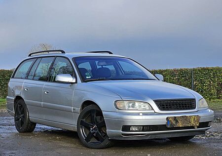 Opel Omega Caravan 3.2 V6 Executive Edition