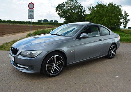 BMW 320 i Coupe NAVI / XENON / SD