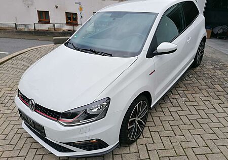 VW Polo GTI Volkswagen 1.8 TSI (Blue Motion Technology)