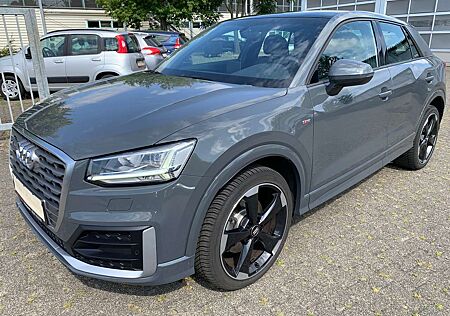 Audi Q2 4x4 Sport Plus Quattro-Autom.AHK-Navi-19" LED-Pano