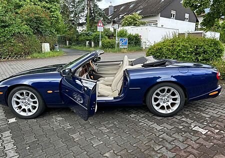 Jaguar XK8 4.0 Cabrio TÜV August 2026
