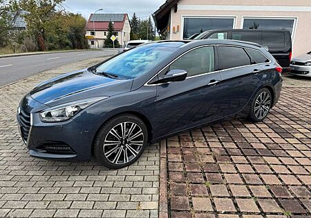 Hyundai i40 gebraucht kaufen Hyundai i40 cw Premium mit Gasanlage